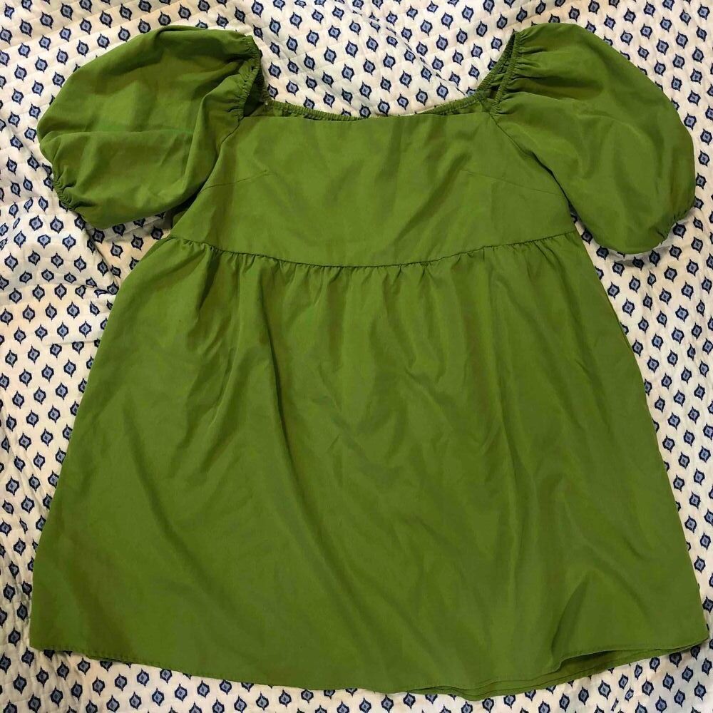 Boohoo Green Puff Sleeve Babydoll Peasant Dress Square Neckline  Size 16